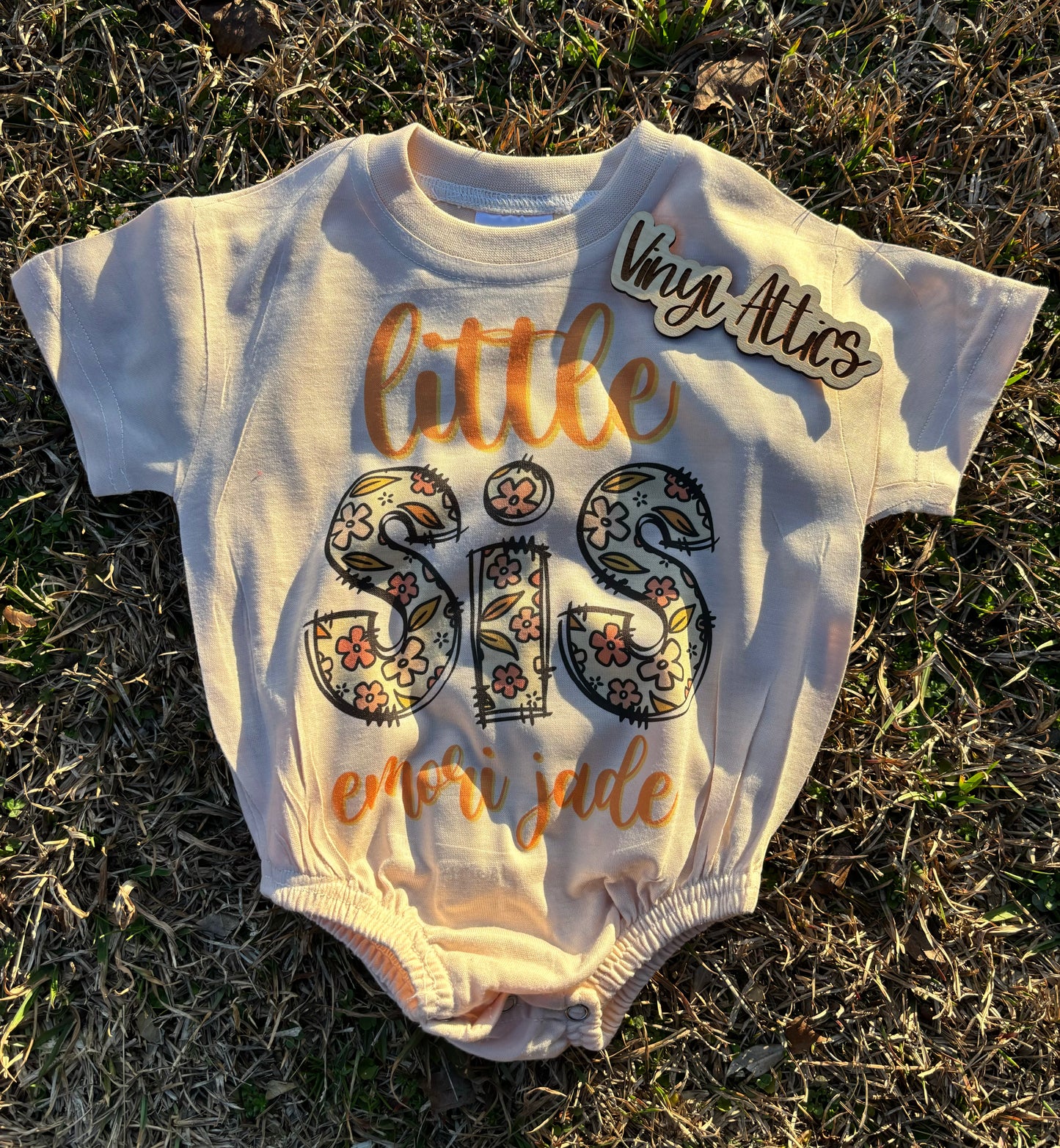 Little sis t-shirt bubble