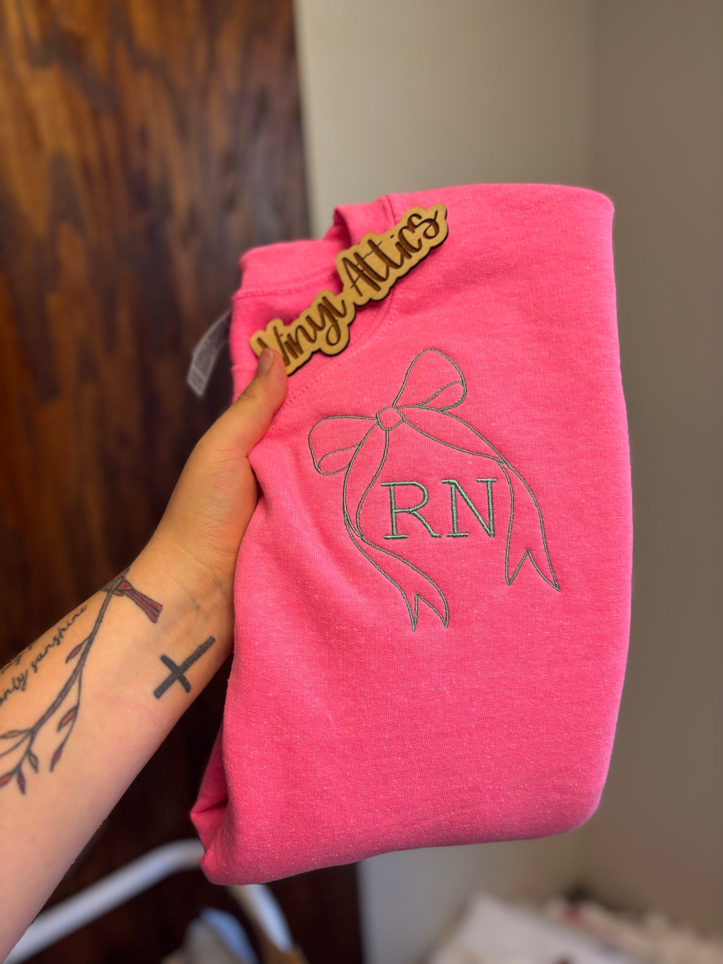 Bow initials embroidered sweatshirt