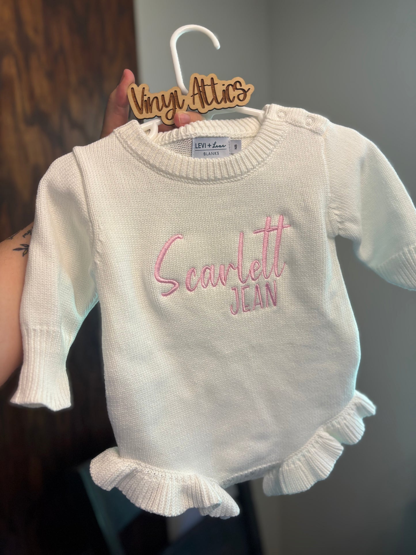 Ruffle knit romper embroidered