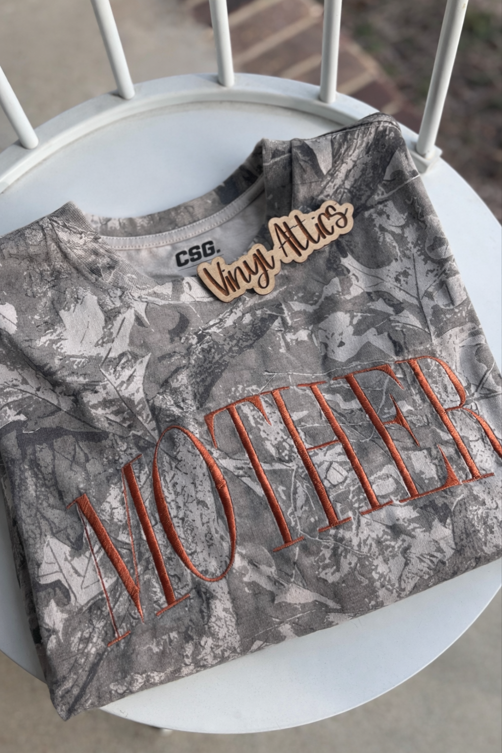 Relaxed fit camo embroidered t-shirt